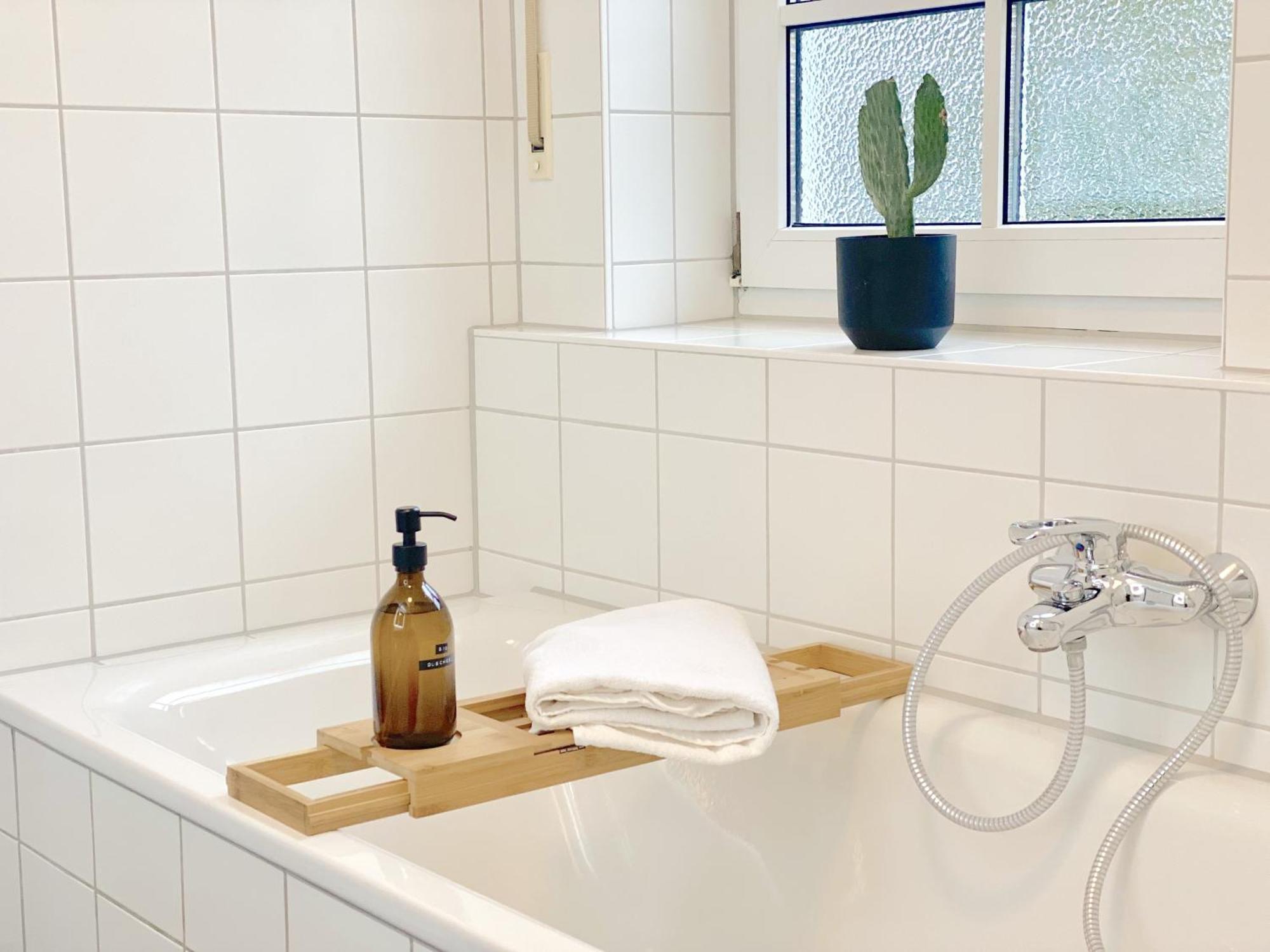 Snug Stays I 3 Zimmer Design Apartment Am See Mit Garten I Home Office I Highspeed Wifi Weßling 외부 사진