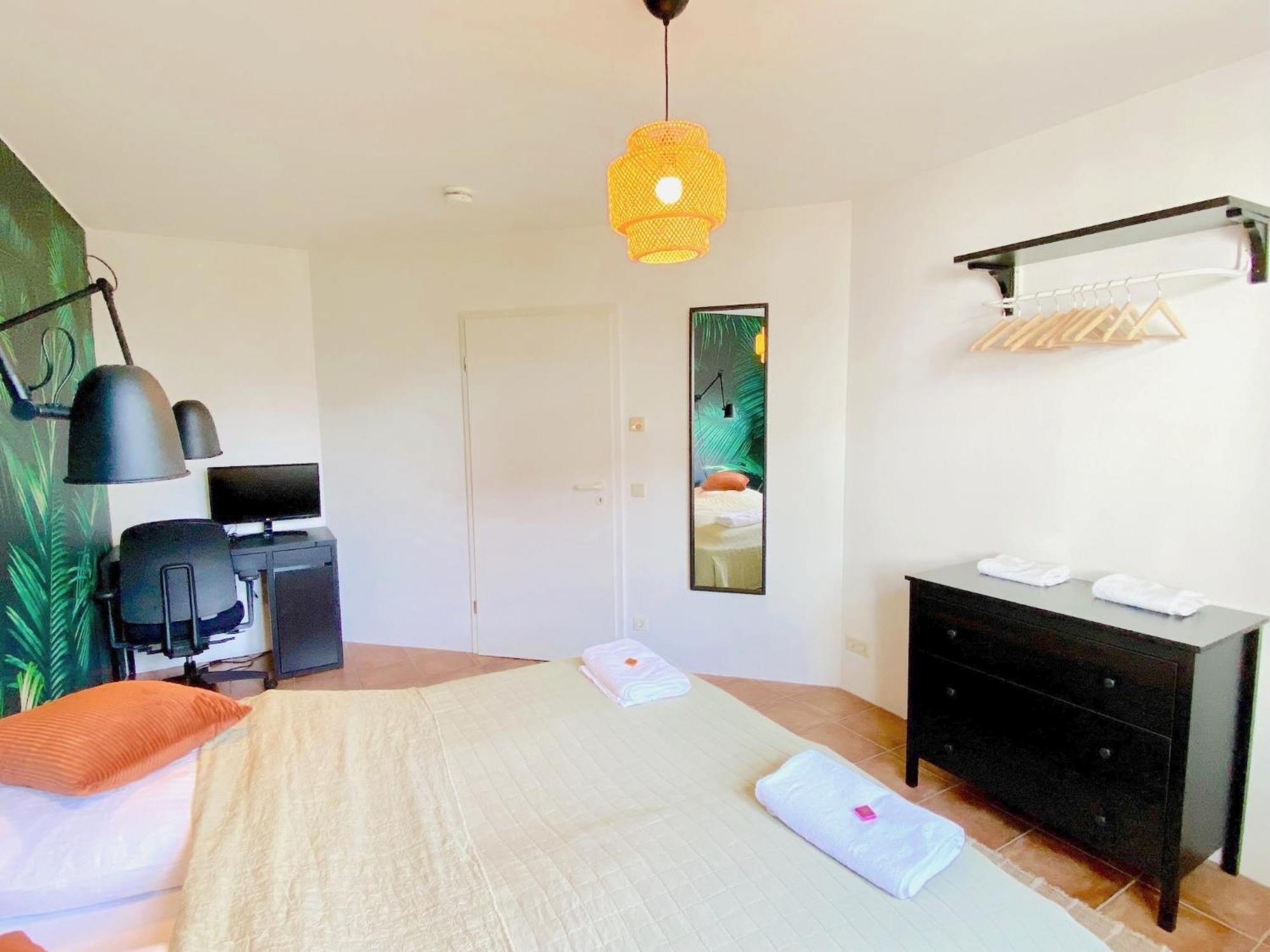 Snug Stays I 3 Zimmer Design Apartment Am See Mit Garten I Home Office I Highspeed Wifi Weßling 외부 사진
